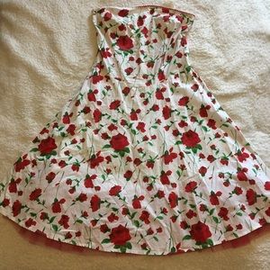 White strapless dress with red roses size 11